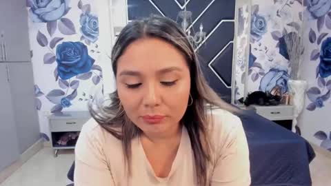 EMMA   online show from October 6, 2025, 3:09 pm