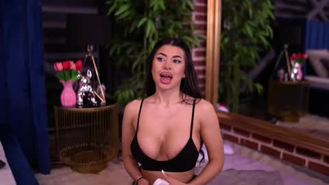 Latina online show from February 5, 2026, 6:23 pm