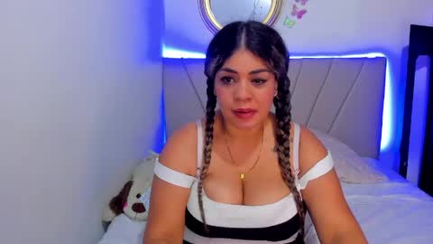 Snapshot of latinamav22 chatting on April 30, 2026, 10:14 pm latinamav22 online show from April 30, 2026, 10:14 pm