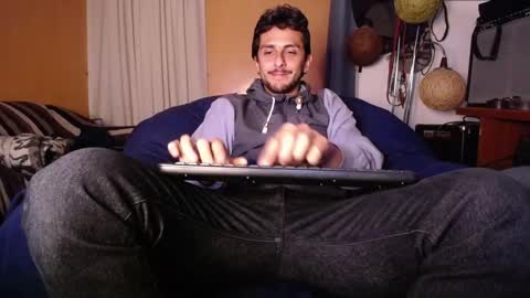 Juanito online show from October 11, 2025, 2:11 am