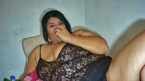 latincurvy1992 online show from September 21, 2025, 4:58 am