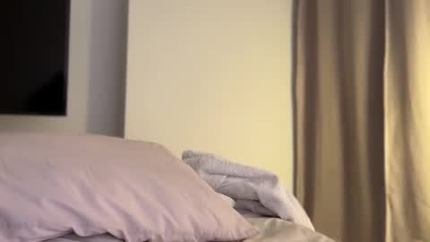 Hi -  online show from March 26, 2026, 3:23 am