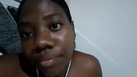 Latinhoney487 online show from April 5, 2026, 3:04 am