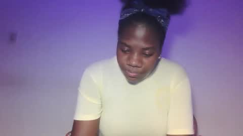 Latinhoney487 online show from April 9, 2026, 6:19 am