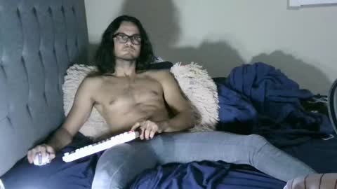 latinincognito online show from October 28, 2025, 7:23 am