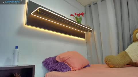 Snapshot of latinlove_sexygirls chatting on June 5, 2026, 2:18 am Vanessa online show from June 5, 2026, 2:18 am