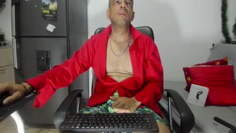 latinmartin73 online show from December 28, 2024, 7:00 am