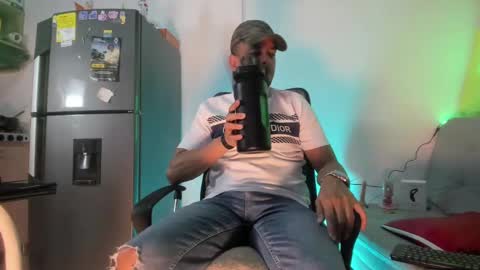 latinmartin73 online show from January 20, 2025, 1:18 am