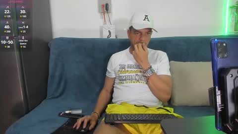 latinmartin73 online show from January 24, 2025, 2:49 am