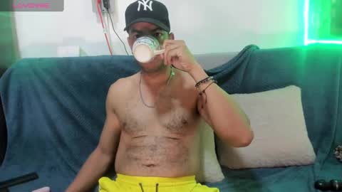 latinmartin73 online show from January 26, 2025, 4:41 pm