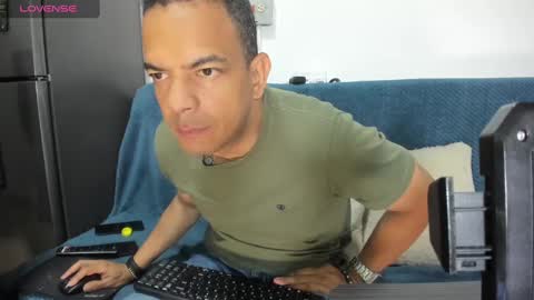 latinmartin73 online show from January 27, 2025, 1:48 am