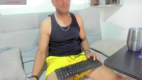 latinmartin73 online show from February 2, 2025, 5:37 pm