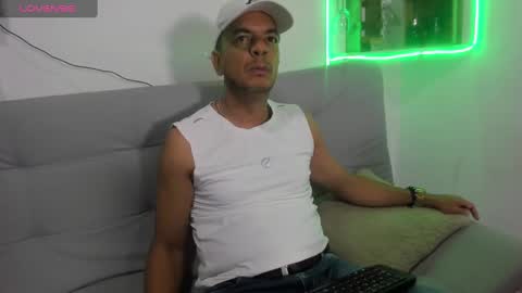 latinmartin73 online show from February 9, 2025, 3:00 am