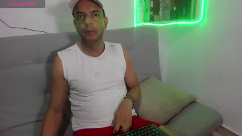 latinmartin73 online show from February 9, 2025, 12:30 pm