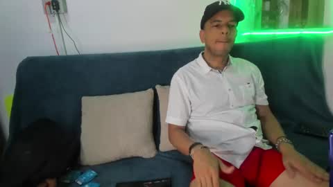 latinmartin73 online show from February 27, 2025, 2:21 am