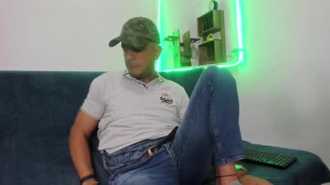 latinmartin73 online show from March 8, 2025, 3:39 am