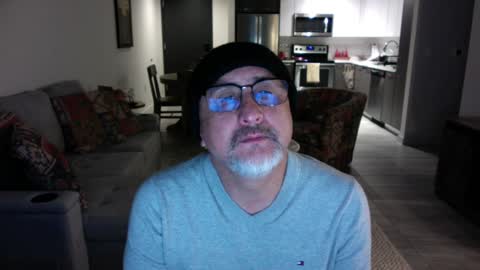 QS - INDEPENDENT MODEL online show from December 7, 2024, 7:05 am