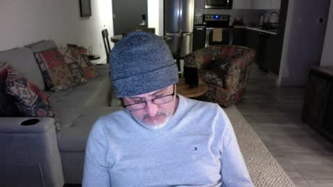 QS - INDEPENDENT MODEL online show from December 8, 2024, 7:26 am