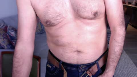 QS - INDEPENDENT MODEL online show from December 17, 2024, 6:31 pm