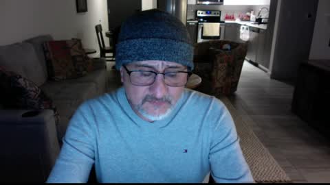 QS - INDEPENDENT MODEL online show from December 22, 2024, 5:12 am