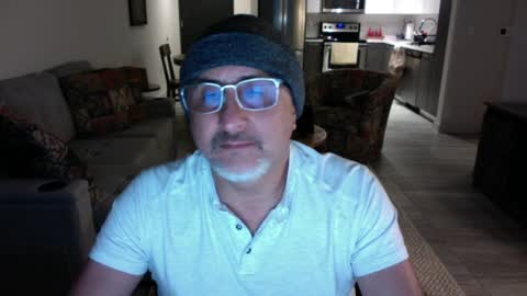 QS - INDEPENDENT MODEL online show from January 22, 2025, 6:10 am