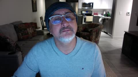 QS - INDEPENDENT MODEL online show from January 24, 2025, 6:24 am