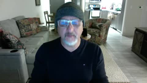 QS - INDEPENDENT MODEL online show from February 15, 2025, 8:11 am