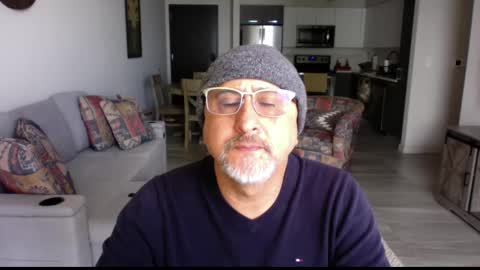 QS - INDEPENDENT MODEL online show from February 23, 2025, 5:29 pm