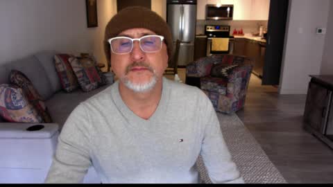 QS - INDEPENDENT MODEL online show from February 28, 2025, 7:46 pm