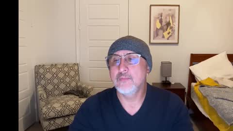 QS - INDEPENDENT MODEL online show from December 1, 2025, 2:49 am