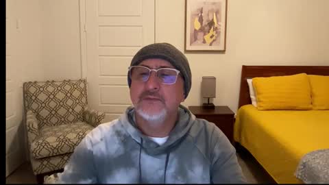 Snapshot of latinnous chatting on December 16, 2025, 4:39 am QS - INDEPENDENT MODEL online show from December 16, 2025, 4:39 am