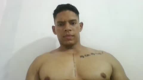 Snapshot of latinoxxl22cm chatting on February 18, 2025, 3:31 am latinoxxl22cm online show from February 18, 2025, 3:31 am