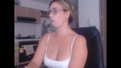 latinpaprika online show from February 17, 2025, 12:43 am