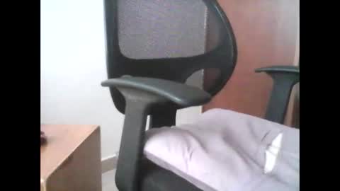 Latin Flow online show from December 3, 2025, 7:12 pm