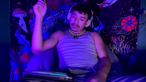 Pup online show from January 3, 2025, 5:06 am