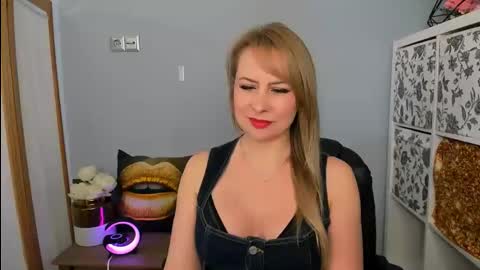 Latoya online show from February 20, 2025, 9:20 pm