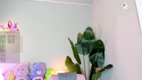 laukyubey1 online show from November 5, 2025, 9:15 pm