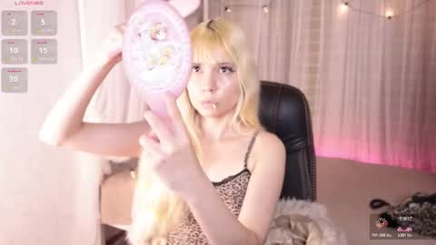 laukyubey1 online show from January 5, 2026, 7:28 pm