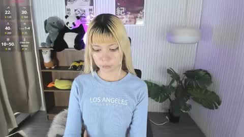 laukyubey1 online show from March 23, 2026, 7:51 pm