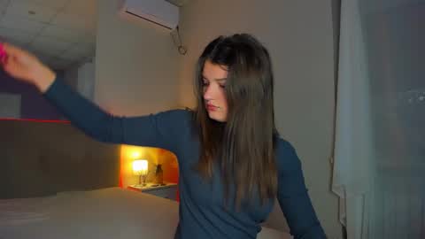 Laura online show from October 6, 2025, 5:27 am