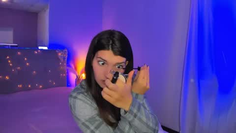 Snapshot of laura__leee chatting on April 22, 2026, 5:54 am Laura online show from April 22, 2026, 5:54 am