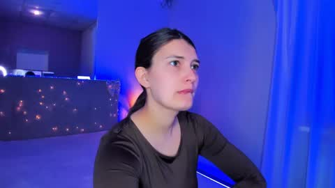 Snapshot of laura__leee chatting on May 4, 2026, 4:52 am Laura online show from May 4, 2026, 4:52 am