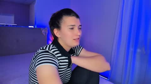 Snapshot of laura__leee chatting on May 16, 2026, 10:36 am Laura online show from May 16, 2026, 10:36 am