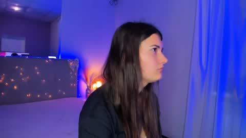 Snapshot of laura__leee chatting on May 18, 2026, 4:51 am Laura online show from May 18, 2026, 4:51 am
