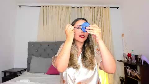 Snapshot of laura__martiinez chatting on June 26, 2026, 2:49 am online show from June 26, 2026, 2:49 am