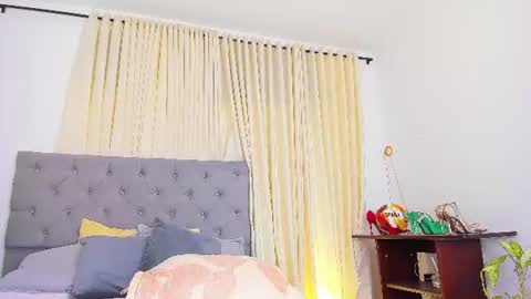 Snapshot of laura__martiinez chatting on July 12, 2026, 3:52 am online show from July 12, 2026, 3:52 am
