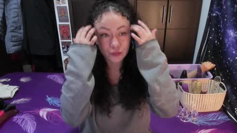  Wen  online show from November 21, 2025, 8:18 pm