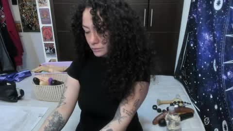  Wen  online show from April 21, 2026, 3:39 pm