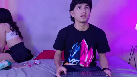 laura_and_kevin online show from September 11, 2025, 1:44 pm