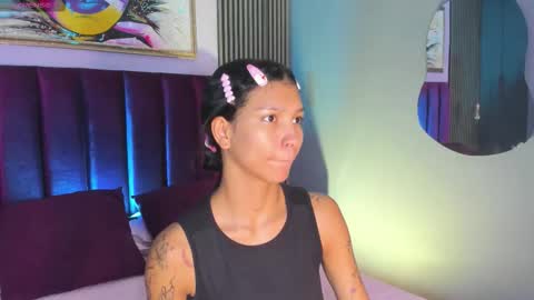 Laura online show from October 26, 2025, 12:33 pm